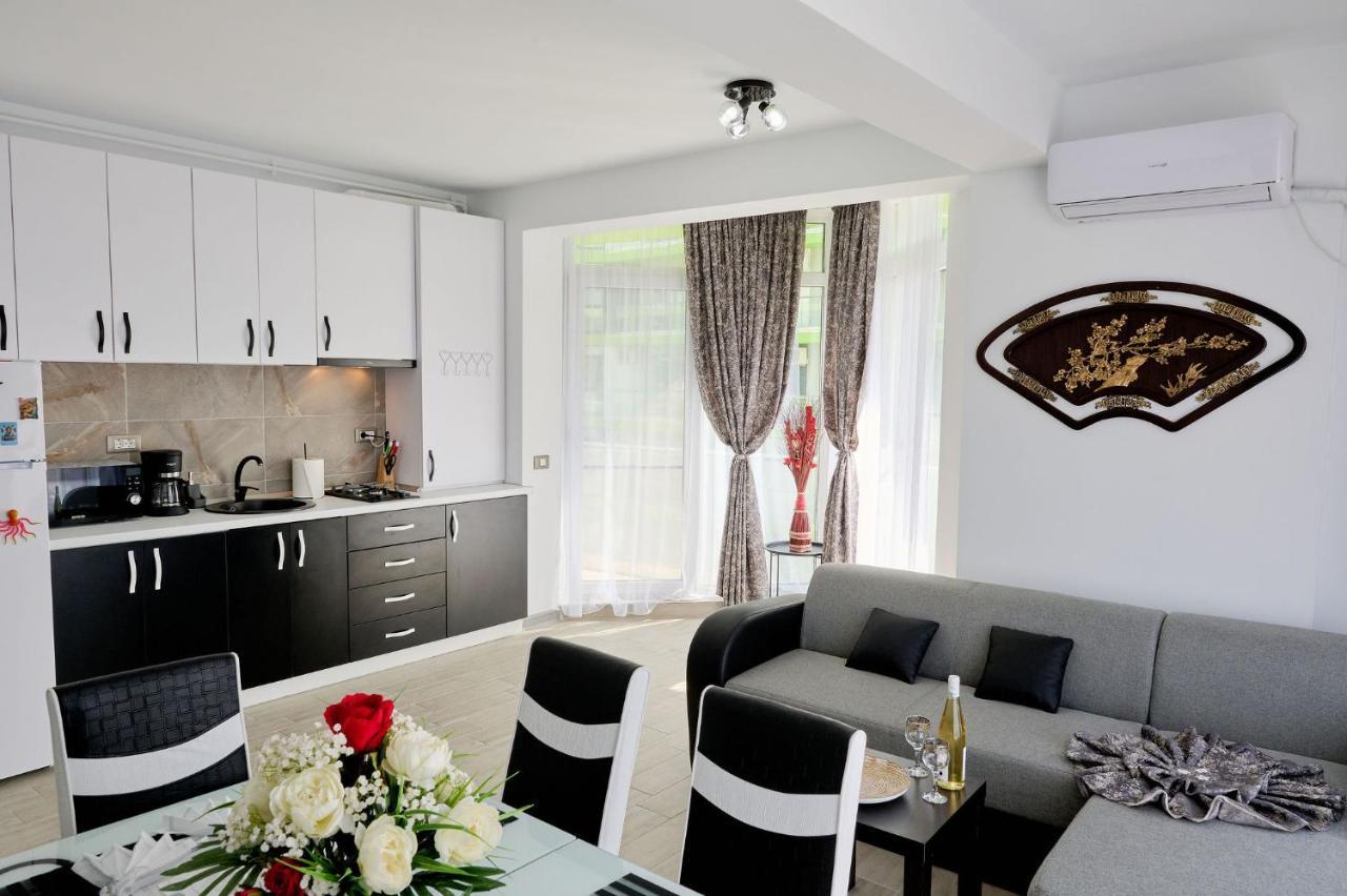 Moon Sea View Apartment - Spa N Pools Resort Mamaia Eksteriør billede