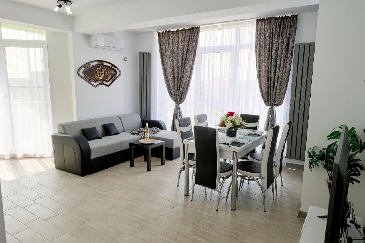 Moon Sea View Apartment - Spa N Pools Resort Mamaia Eksteriør billede