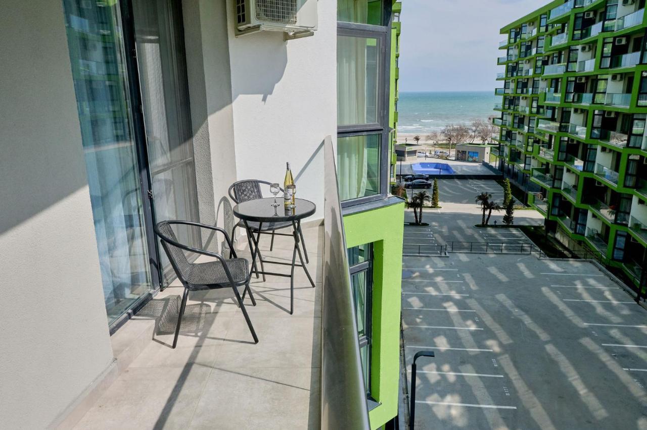Moon Sea View Apartment - Spa N Pools Resort Mamaia Eksteriør billede