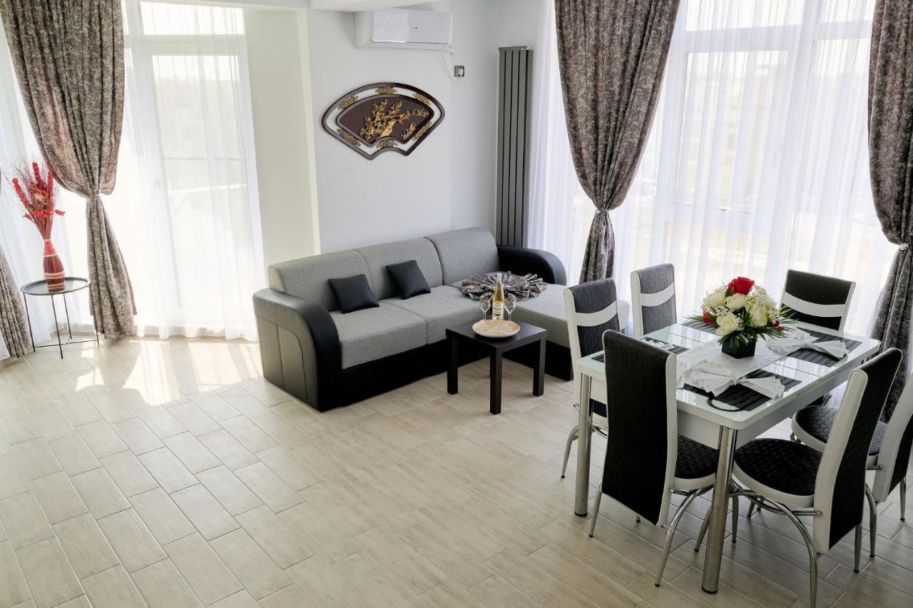 Moon Sea View Apartment - Spa N Pools Resort Mamaia Eksteriør billede