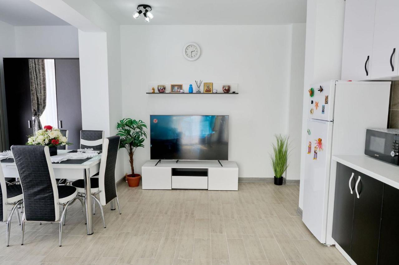 Moon Sea View Apartment - Spa N Pools Resort Mamaia Eksteriør billede